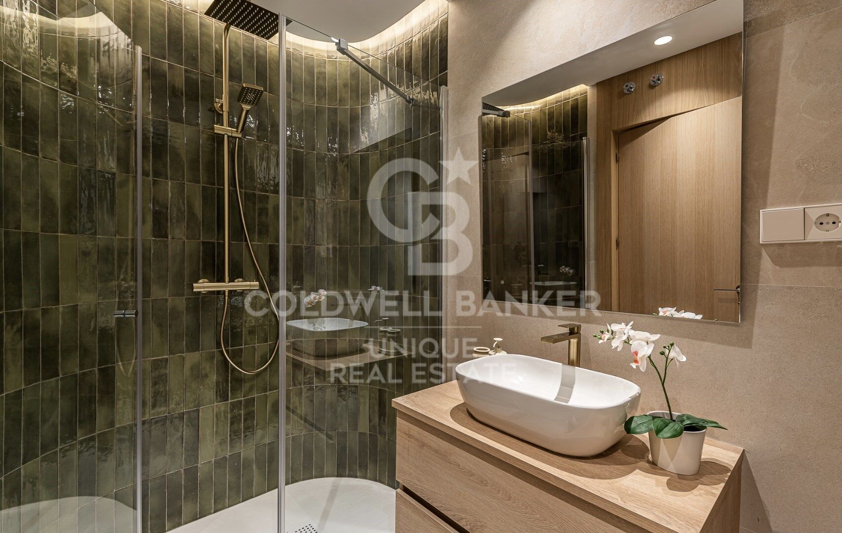 Apartment à Madrid, Espagne 4 chambres, 160 m2 No. 178556