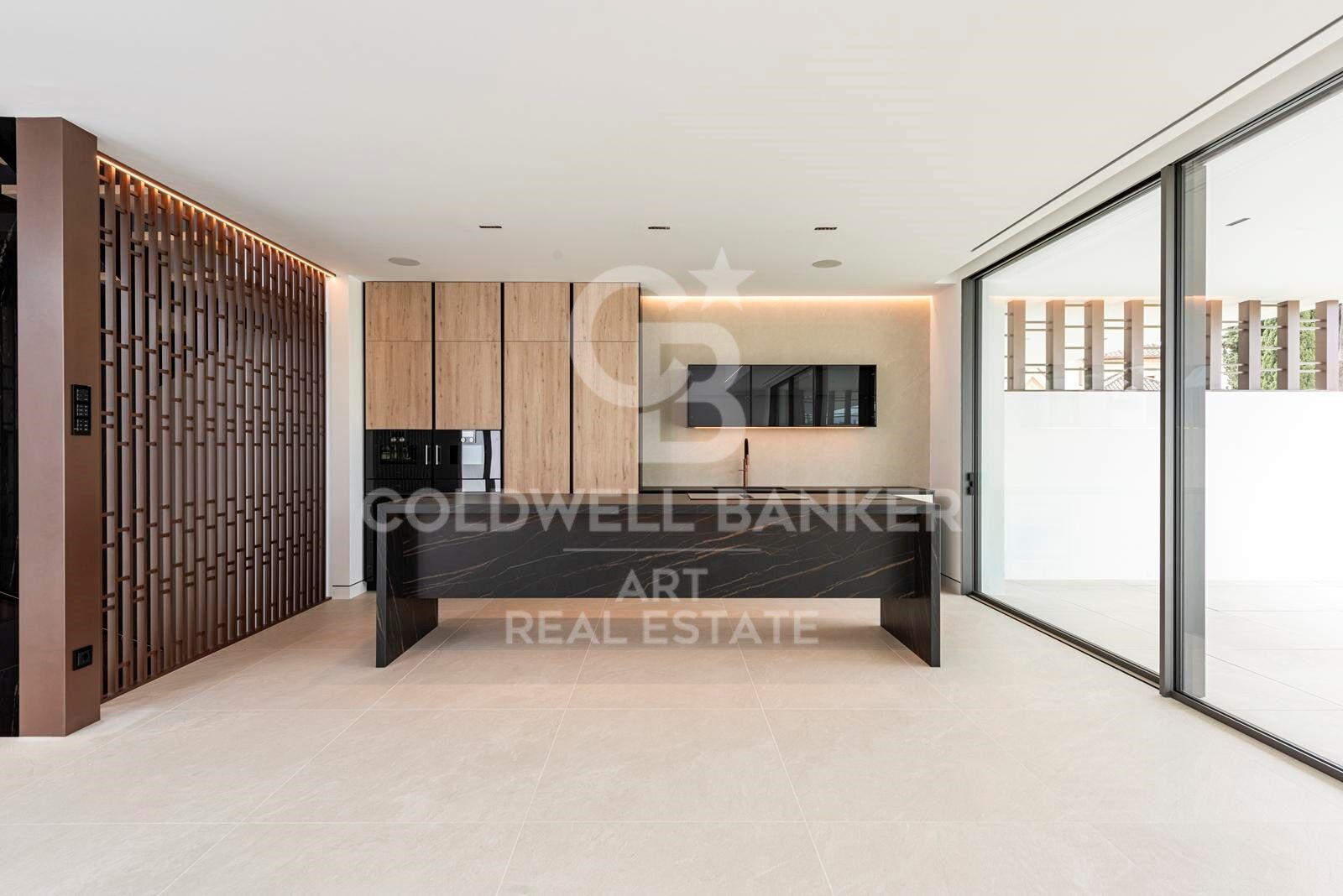 Villa a Marbella, Malaga, Spagna 4 camere da letto, 612 mq. N° 158191