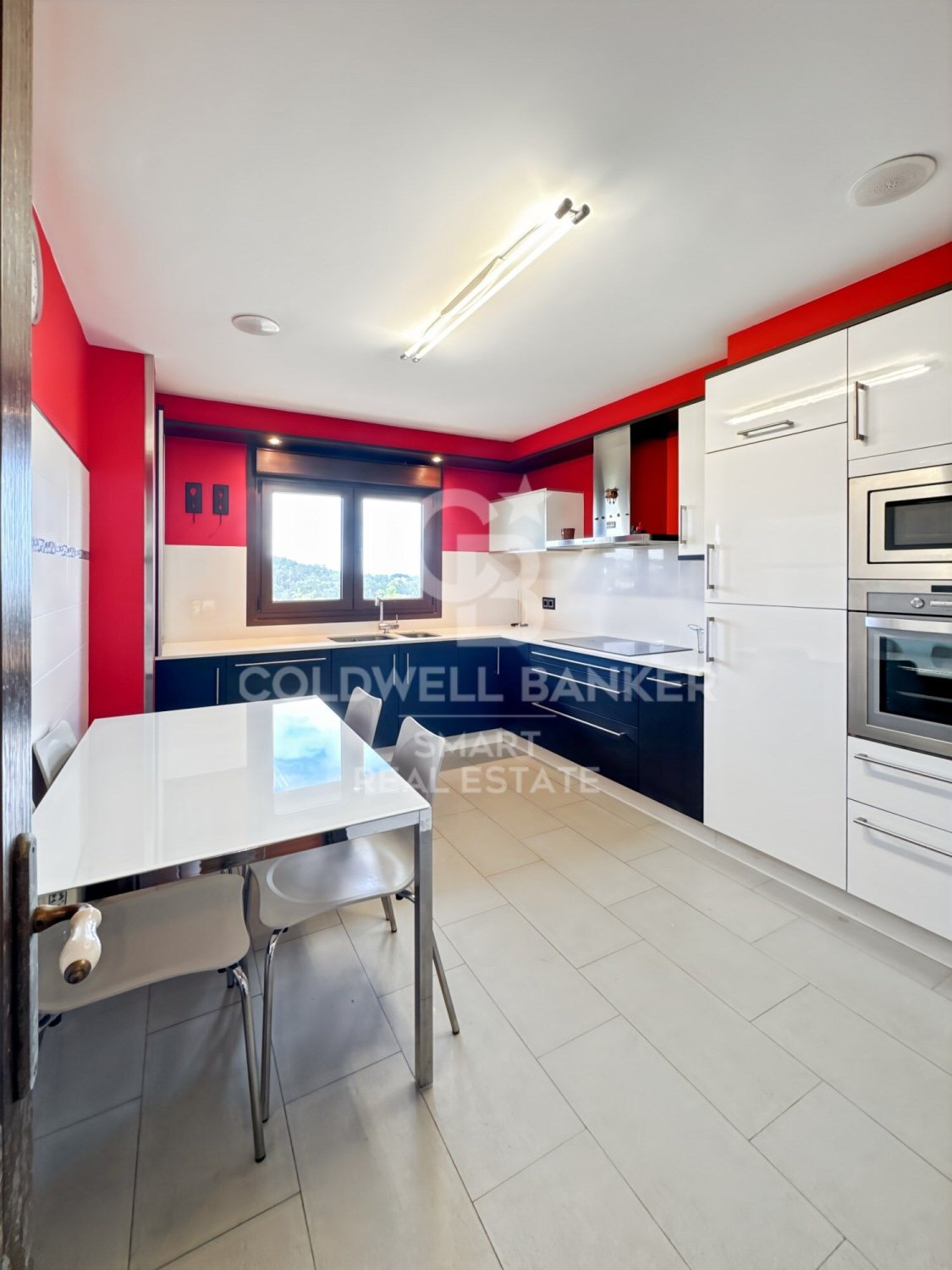 Kolmio Vilarmaior, A Coruna, Espanja 5 makuuhuonetta, 242 m2 No. 158189