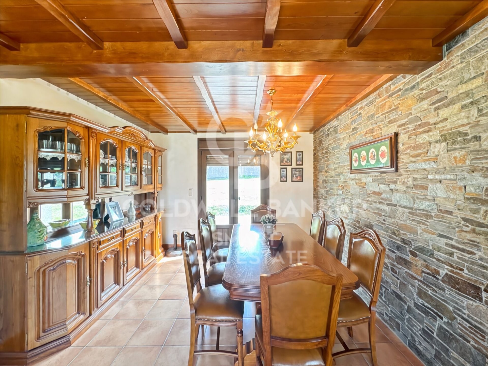 Kolmio Vilarmaior, A Coruna, Espanja 5 makuuhuonetta, 242 m2 No. 158189