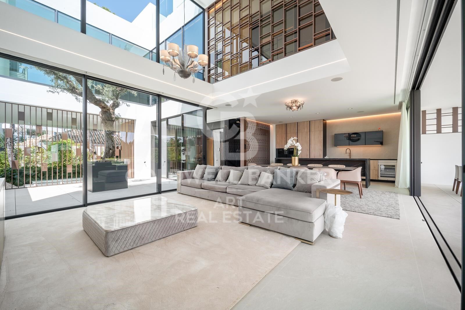 Villa Marbella, Malaga, Spānijā 4 istabas, 606 m2 Nr. 158192
