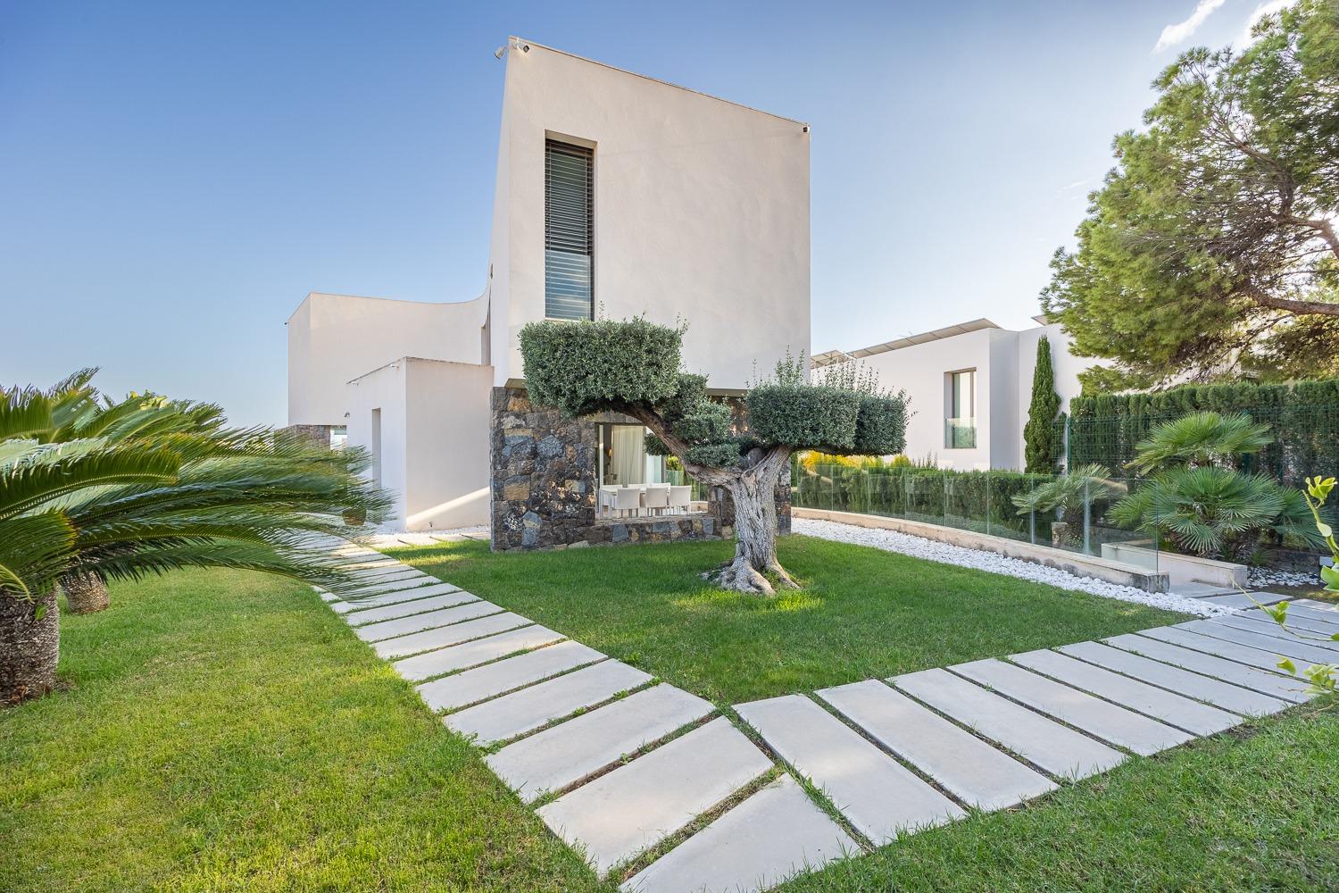 Villa i Finestrat, Alicante, Spanien 3 sovrum, 386 kvm. Nr. 165620