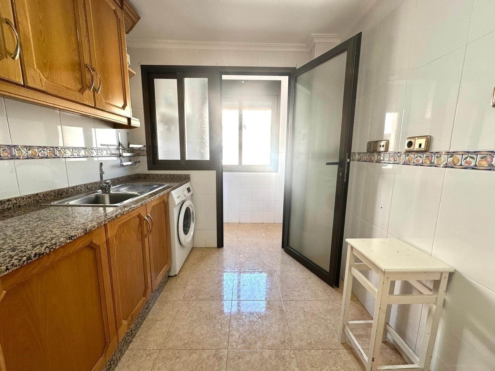 Квартира в Торревьеха, Аликанте, Испания 4 спальни, 130м2 №165621