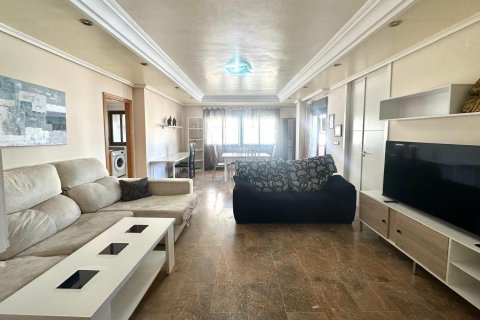 Apartment à Torrevieja, Alicante, Espagne 4 chambres, 130 m2 No. 165621
