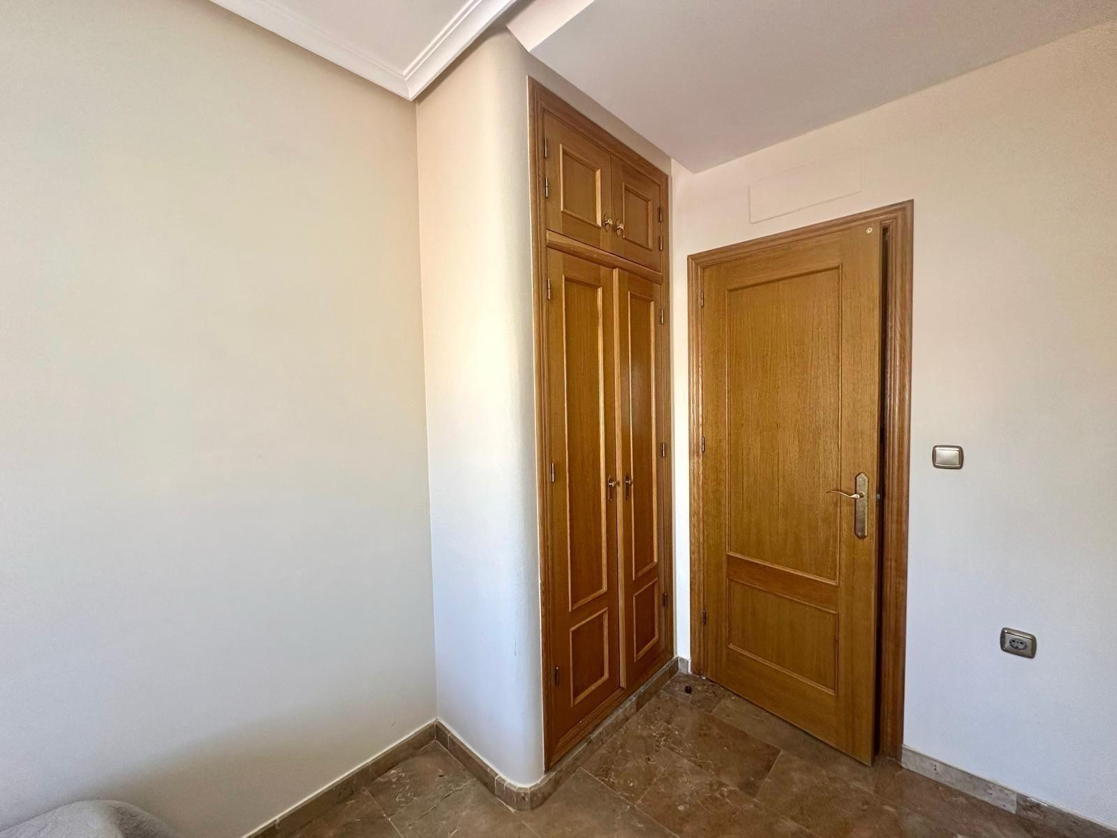 Квартира в Торревьеха, Аликанте, Испания 4 спальни, 130м2 №165621
