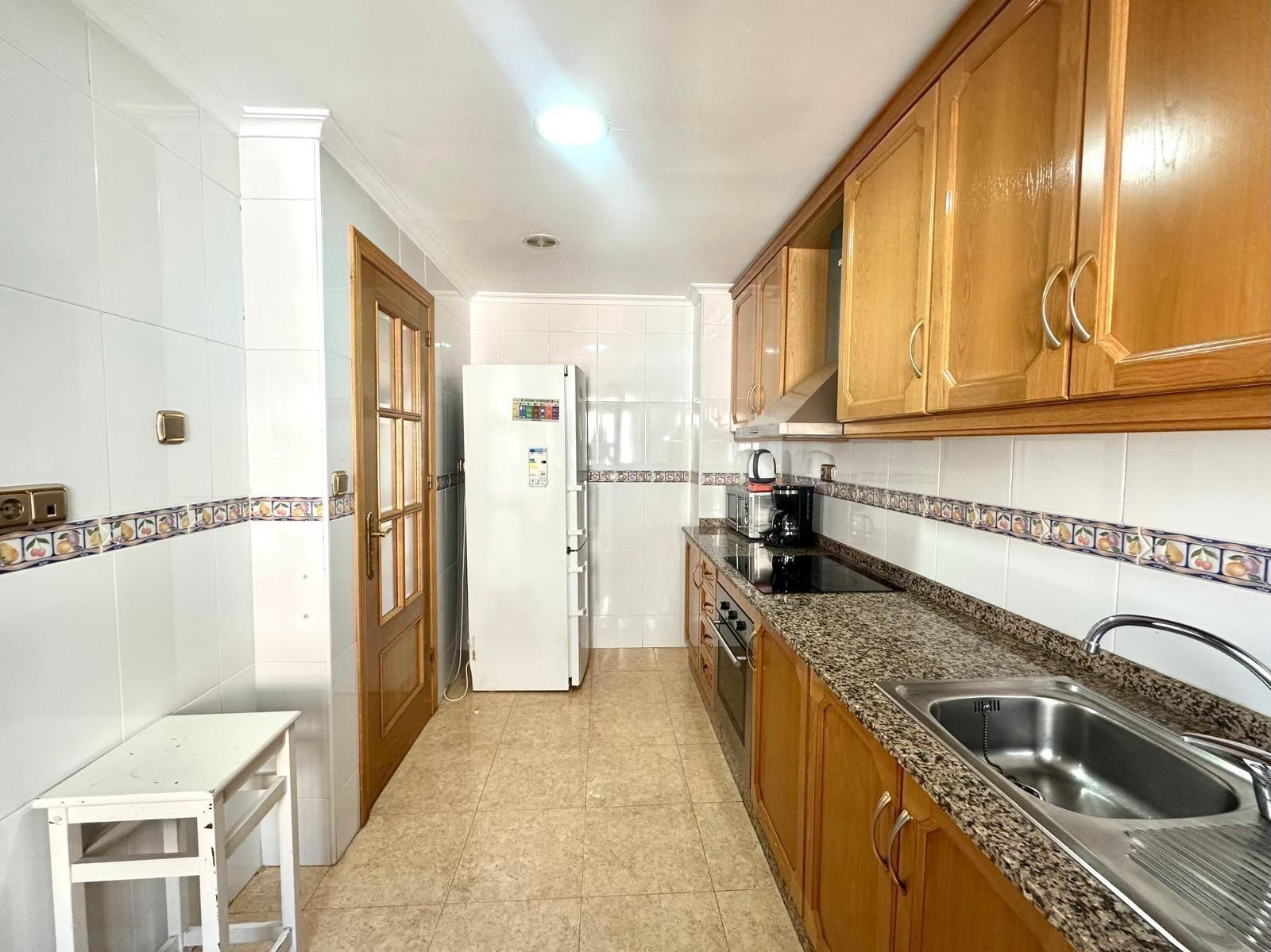 Квартира в Торревьеха, Аликанте, Испания 4 спальни, 130м2 №165621