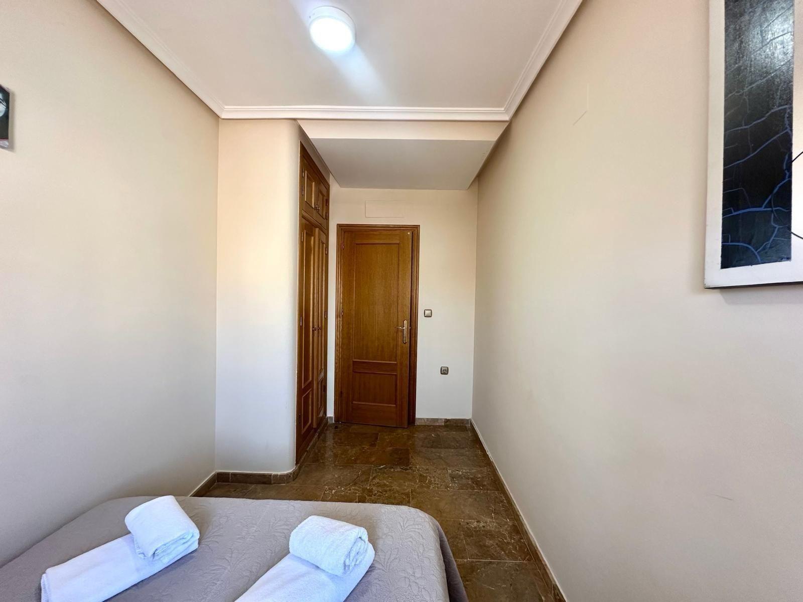 Квартира в Торревьеха, Аликанте, Испания 4 спальни, 130м2 №165621