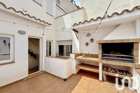 Triplex in Sant Pol de Mar, Barcelona, Spanien 3 Schlafzimmer, 98 m2 Nr. 173320