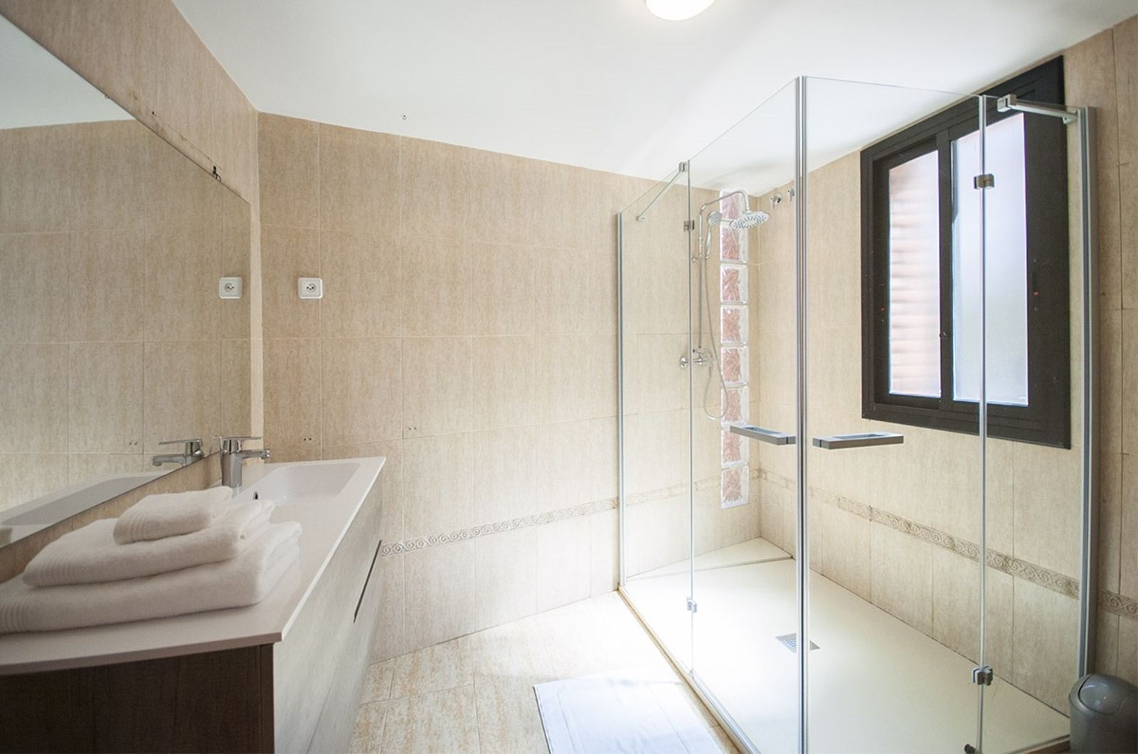 Dom w Castelldefels, Barcelona, Hiszpania 5 sypialni, 332 mkw. nr 166255