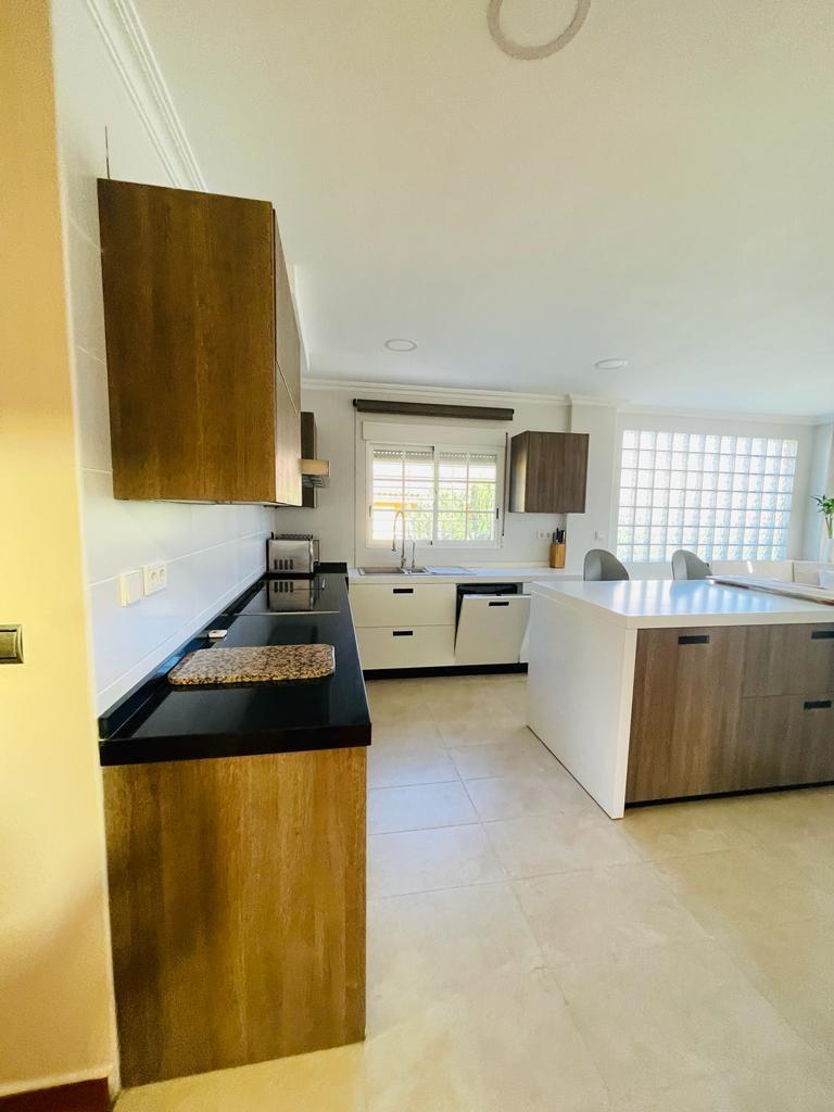 Villa à Torrevieja, Alicante, Espagne 4 chambres, 301 m2 No. 109249