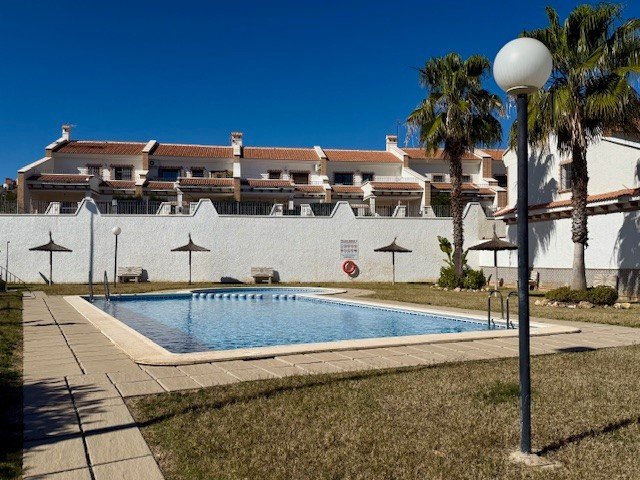 Townhouse in San Miguel de Salinas, Alicante, Spain 3 bedrooms,  No. 152089