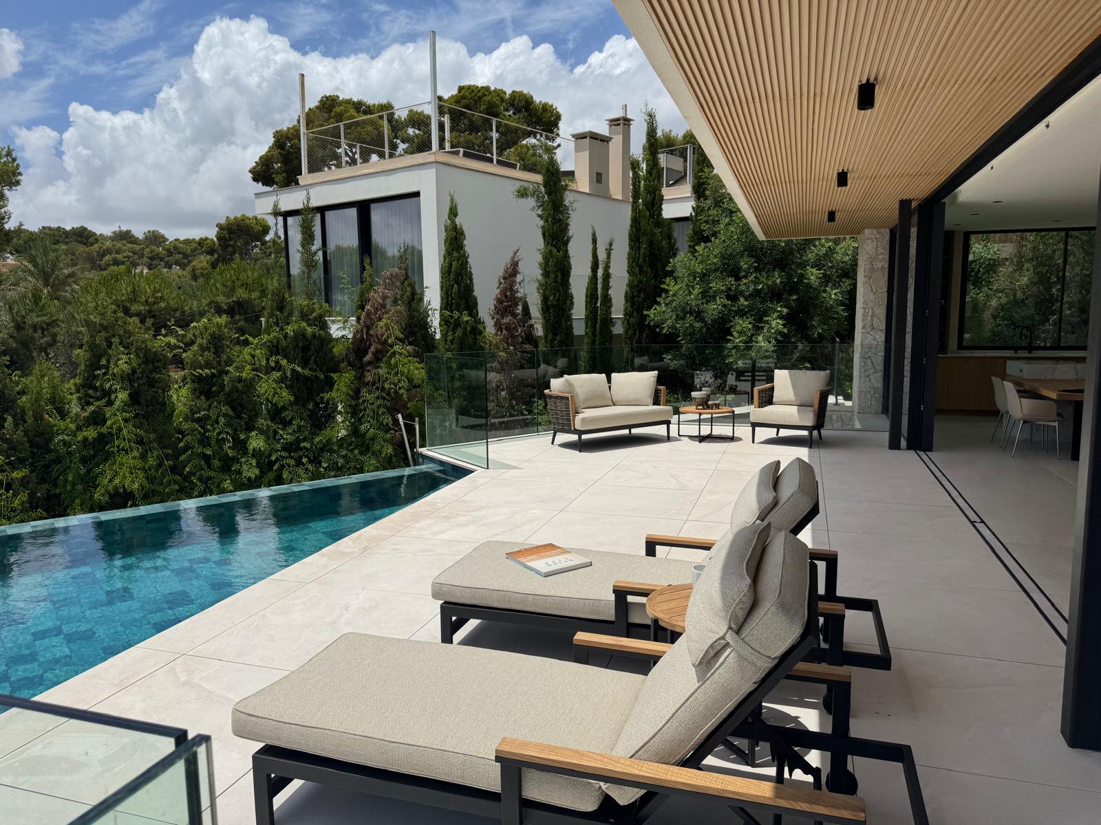 Villa in Bendinat, Mallorca, Spain 4 bedrooms, 480 sq.m. No. 137501