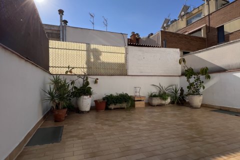 Kaupunkipientalo Vilanova i la Geltru, Barcelona, Espanja 5 makuuhuonetta, 186 m2 No. 152599