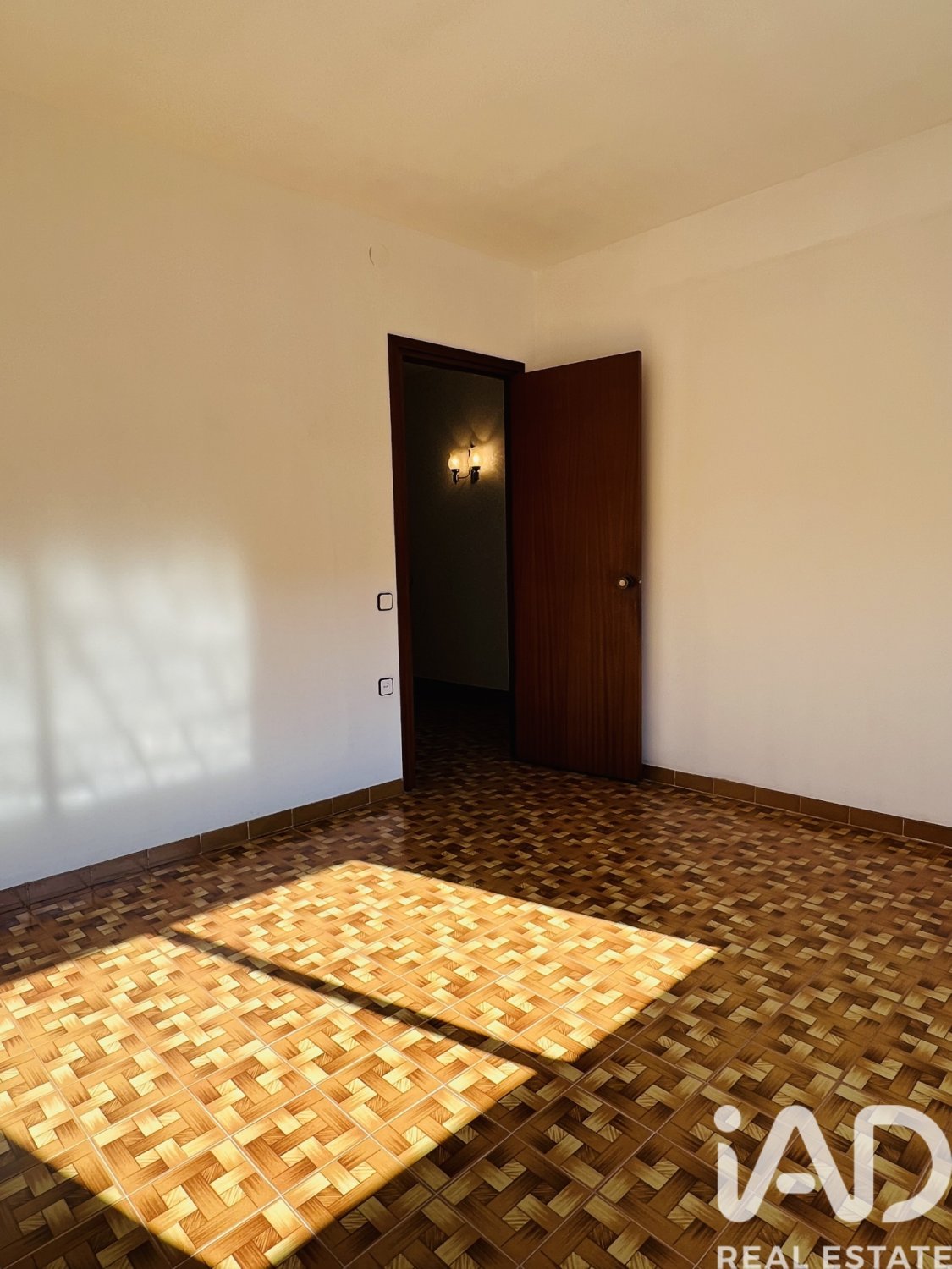 Radhus i Vilanova i la Geltru, Barcelona, Spanien 5 sovrum, 186 kvm. Nr. 152599