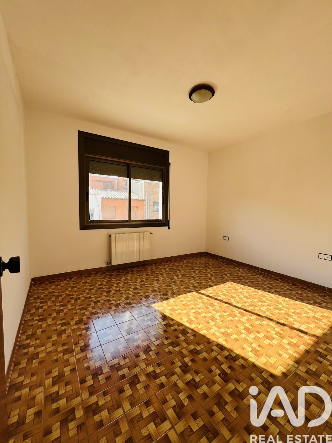 Radhus i Vilanova i la Geltru, Barcelona, Spanien 5 sovrum, 186 kvm. Nr. 152599