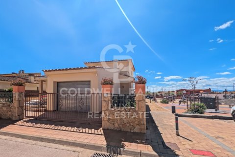 Casa a Pau, Girona, Spagna 3 camere da letto, 157 mq. N° 178819