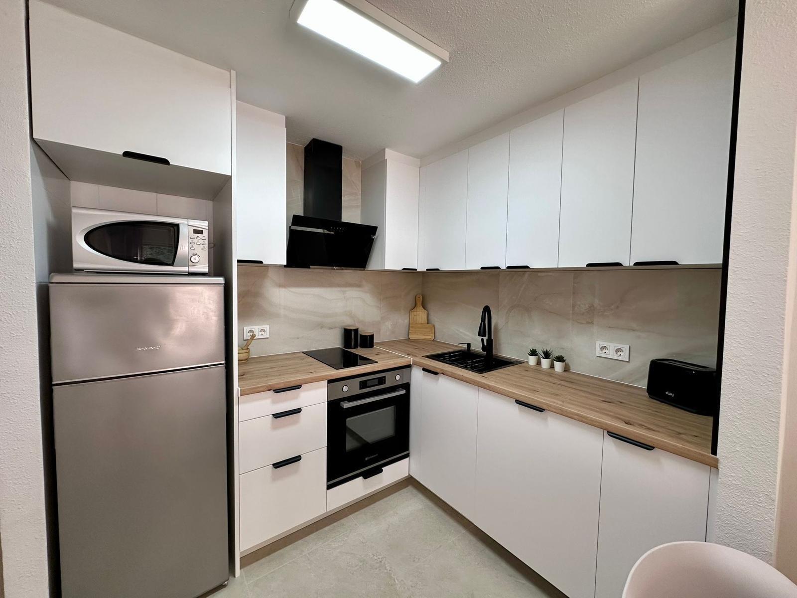 Apartamento en Torrevieja, Alicante, España 2 dormitorios, 65 m2 No. 190229