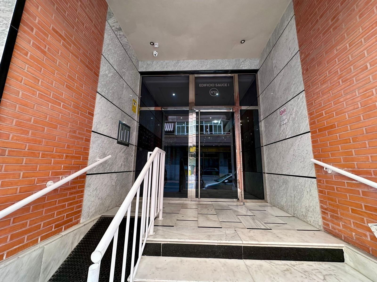 Apartamento en Torrevieja, Alicante, España 2 dormitorios, 65 m2 No. 190229