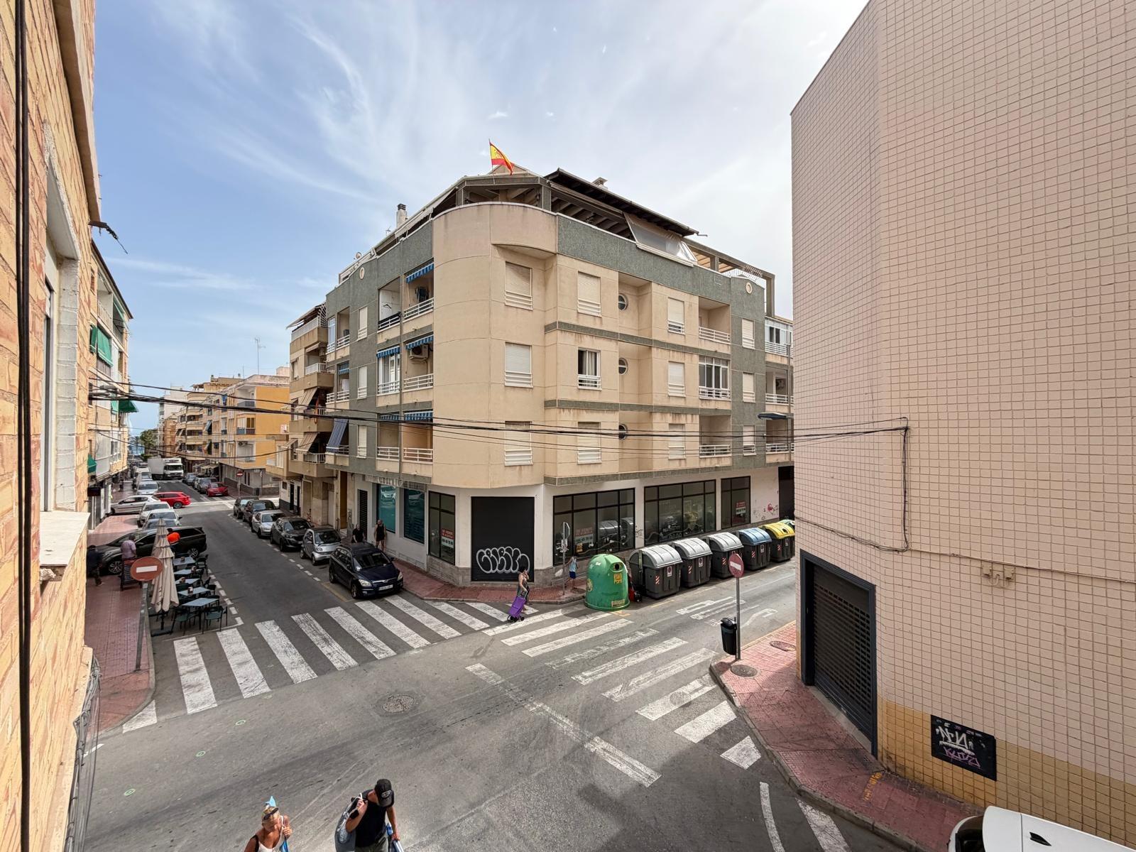 Apartamento en Torrevieja, Alicante, España 3 dormitorios, 81 m2 No. 190227