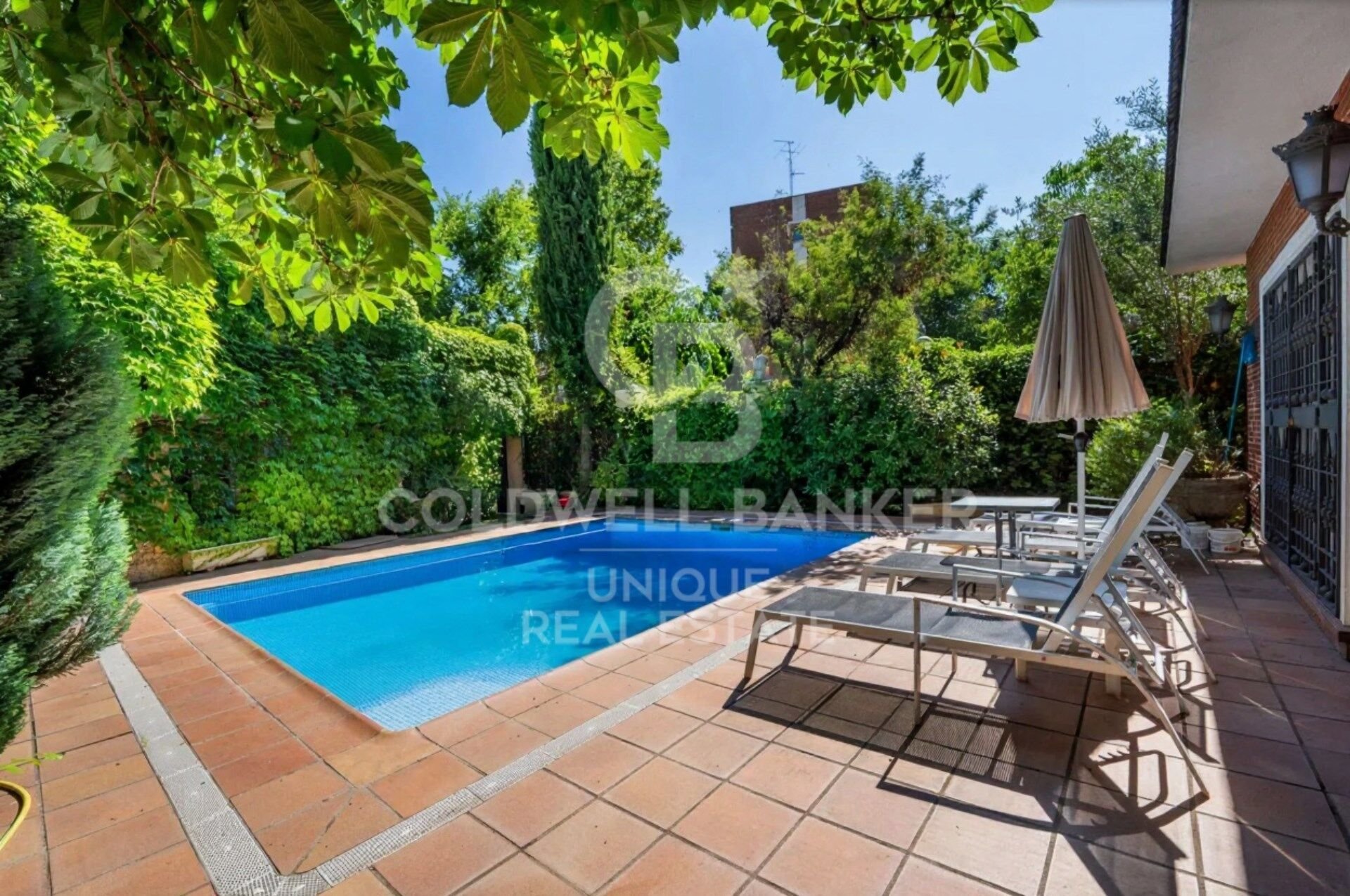 Villa i Madrid, Spanien 6 sovrum, 795 kvm. Nr. 157434