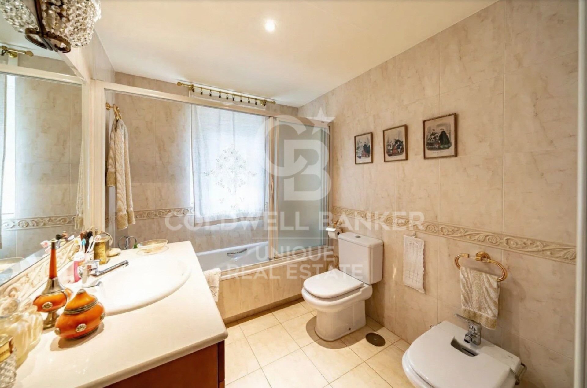 Villa i Madrid, Spanien 6 sovrum, 795 kvm. Nr. 157434