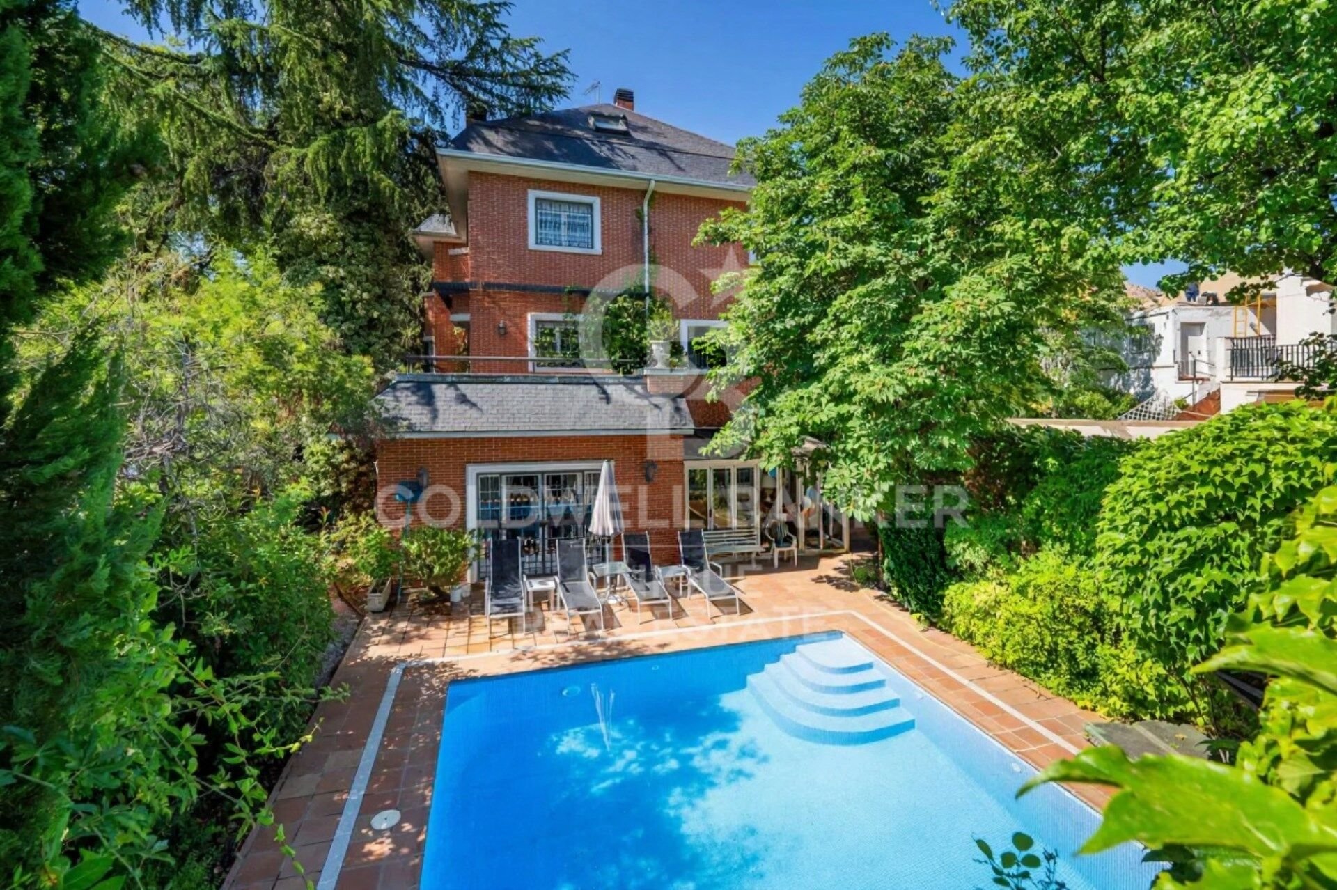 Villa i Madrid, Spanien 6 sovrum, 795 kvm. Nr. 157434