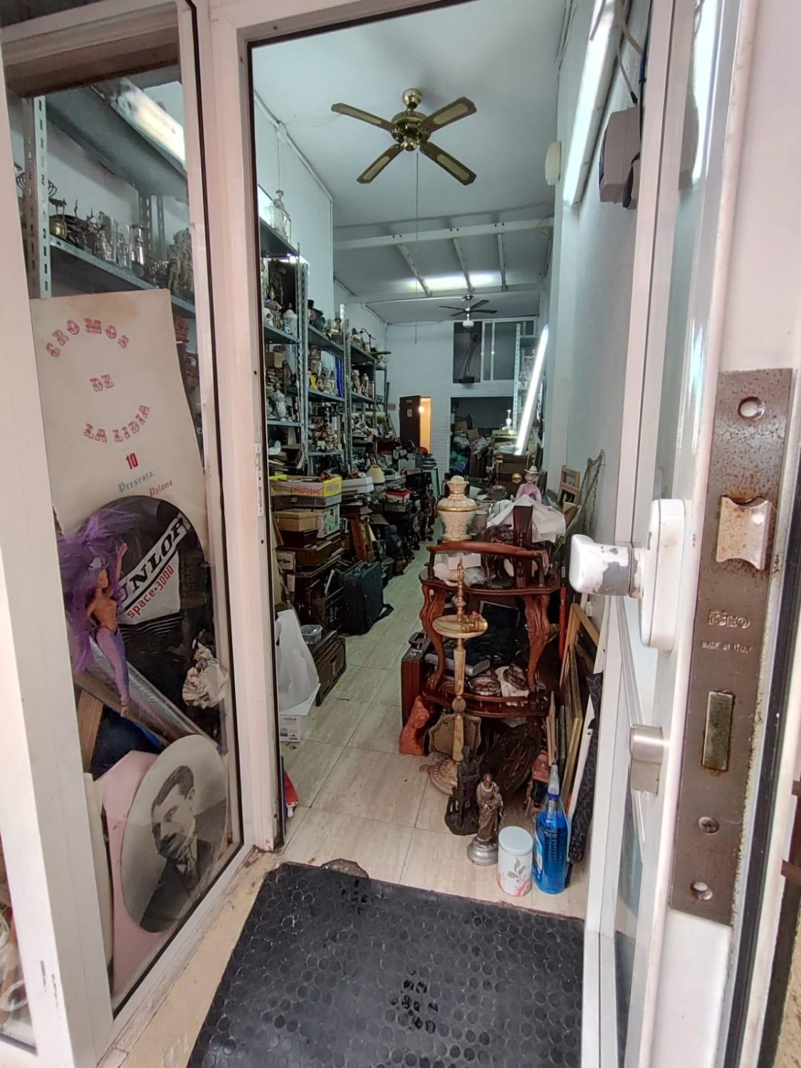 Propiedad comercial en Torrevieja, Alicante, España 30 m2 No. 182877