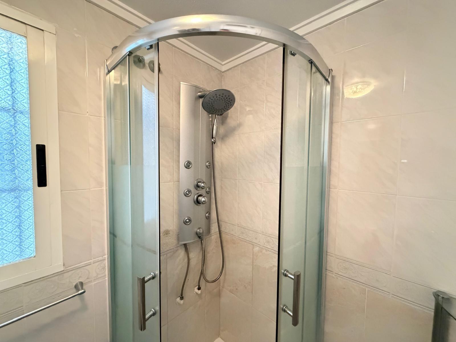 Apartment à Torrevieja, Alicante, Espagne 1 chambre, 44 m2 No. 182876