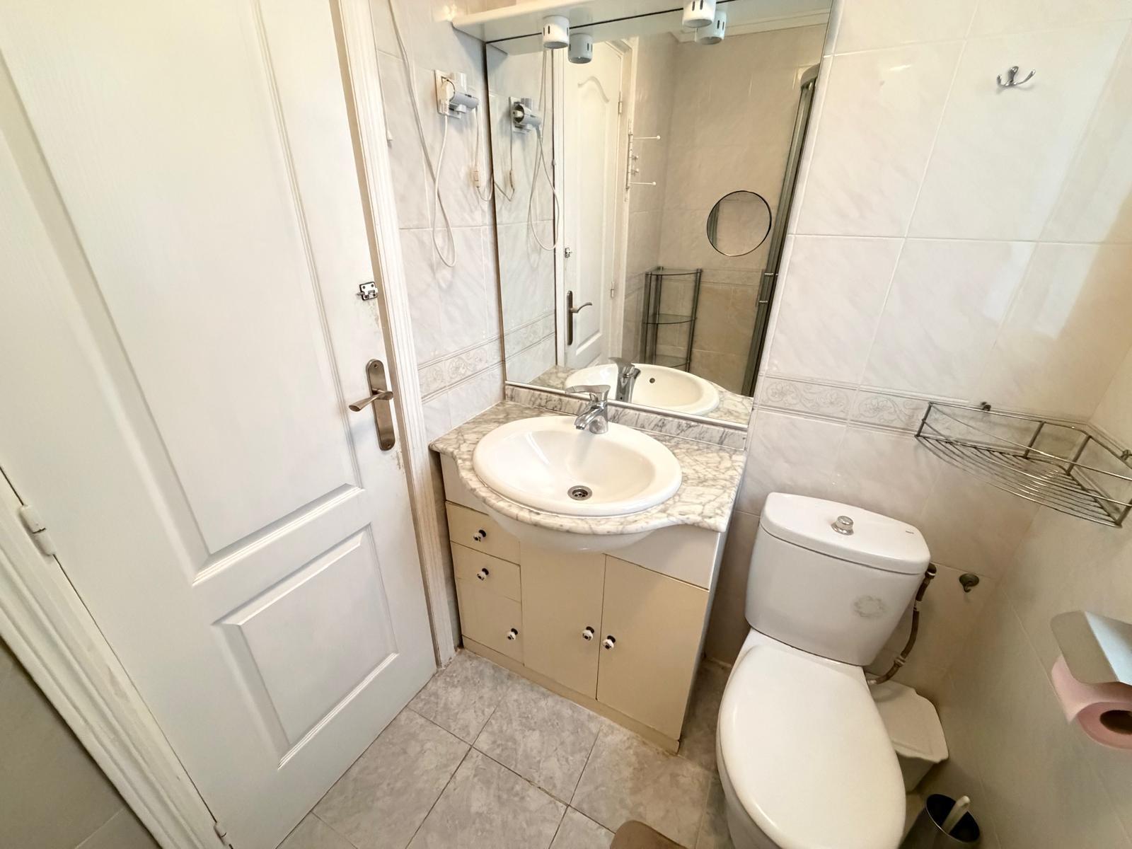 Apartment à Torrevieja, Alicante, Espagne 1 chambre, 44 m2 No. 182876