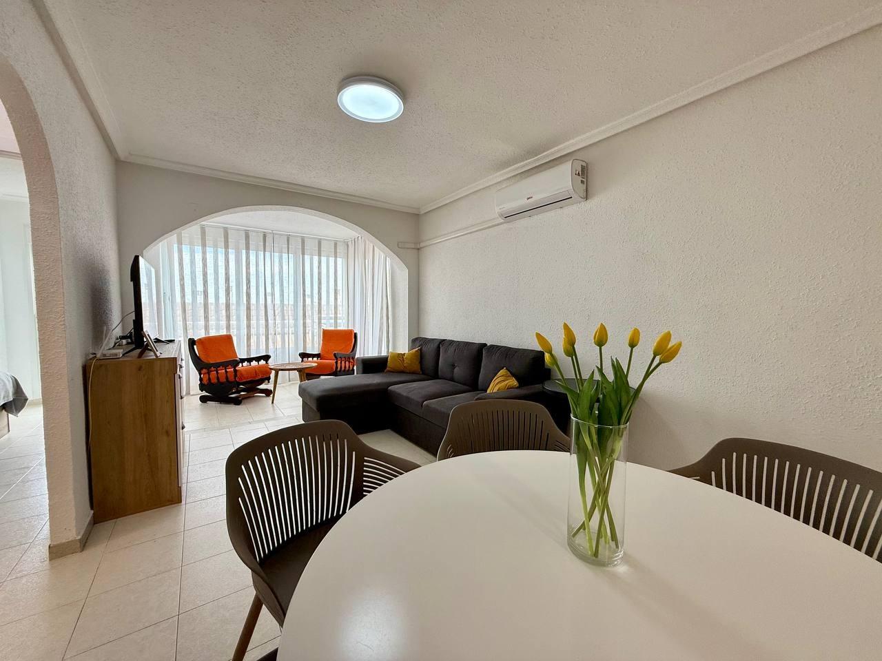 Appartamento a Torrevieja, Alicante, Spagna 2 camere da letto, 61 mq. N° 182880