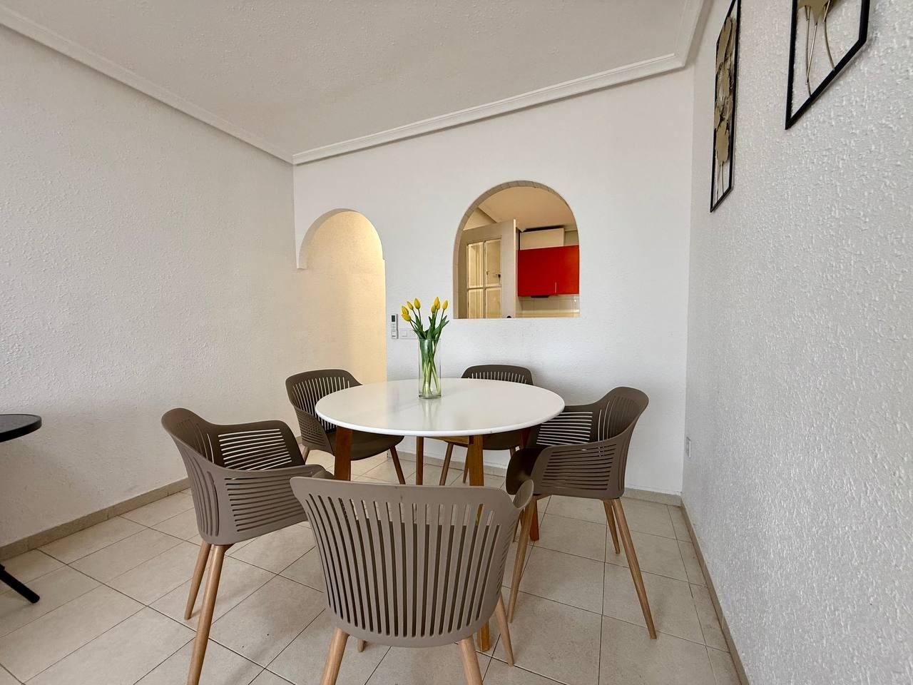 Appartamento a Torrevieja, Alicante, Spagna 2 camere da letto, 61 mq. N° 182880