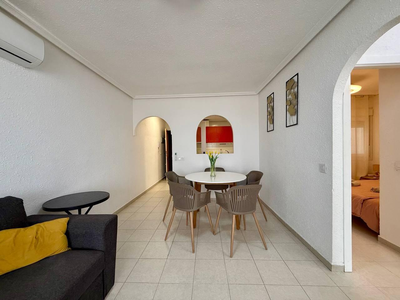 Appartamento a Torrevieja, Alicante, Spagna 2 camere da letto, 61 mq. N° 182880
