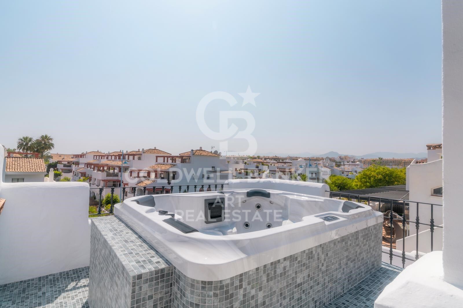 Takvåning i Marbella, Malaga, Spanien 3 sovrum, 180 kvm. Nr. 158029