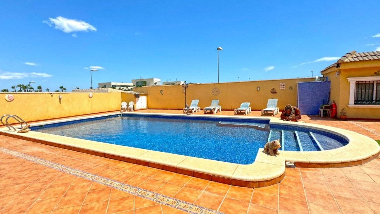 Villa a Los Balcones, Alicante, Spagna 6 camere da letto,  N° 143807