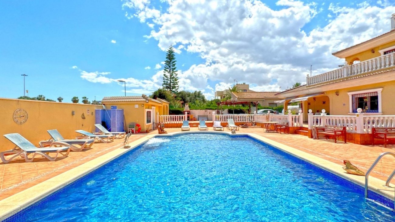 Villa a Los Balcones, Alicante, Spagna 6 camere da letto,  N° 143807