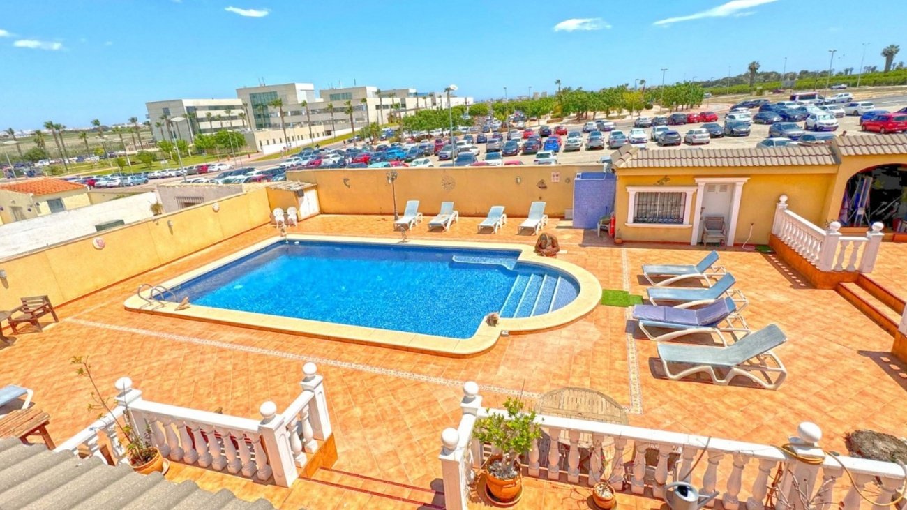 Villa a Los Balcones, Alicante, Spagna 6 camere da letto,  N° 143807