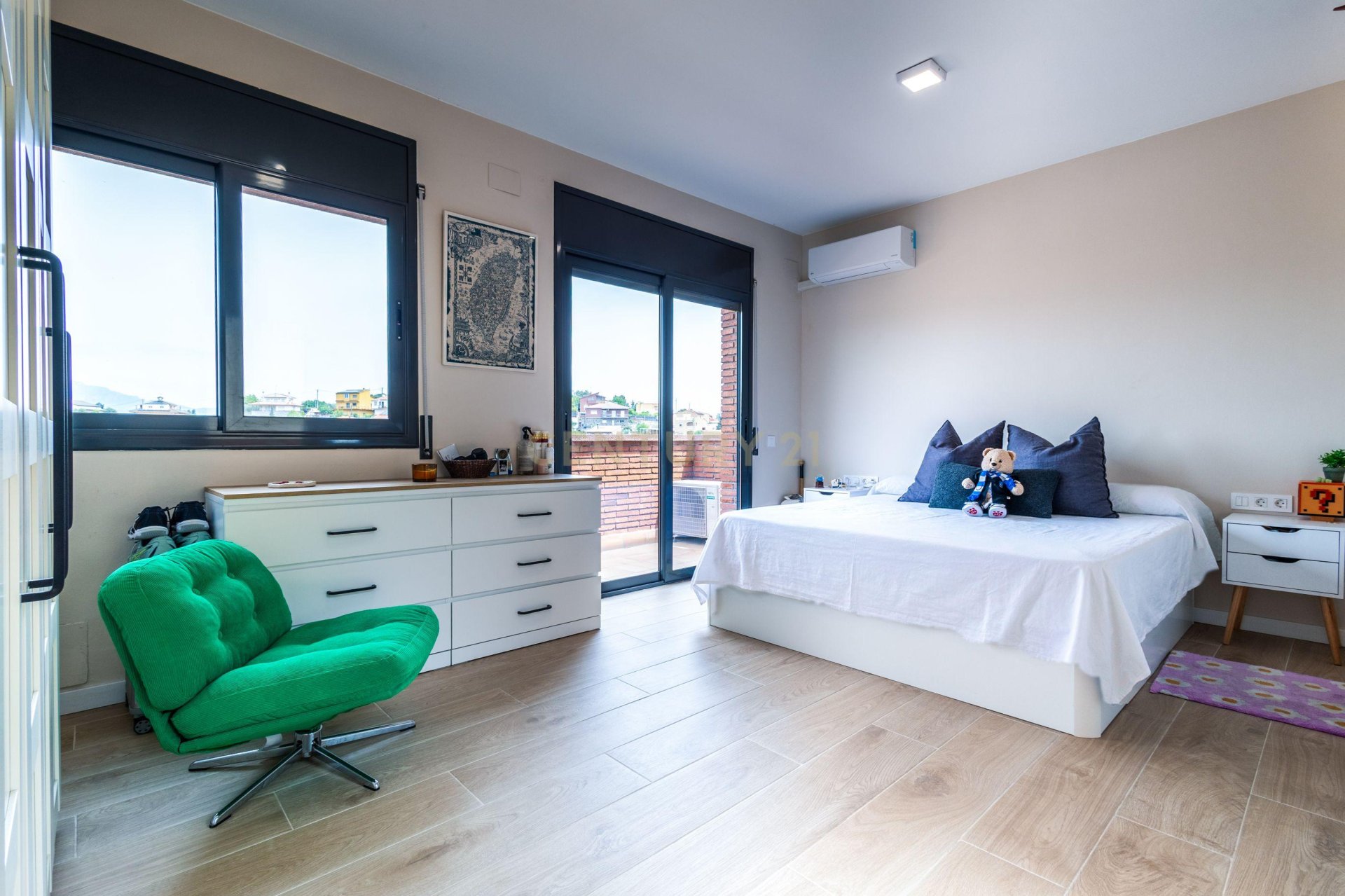 Hus i Terrassa, Barcelona, Spanien 3 sovrum, 143 kvm. Nr. 172024