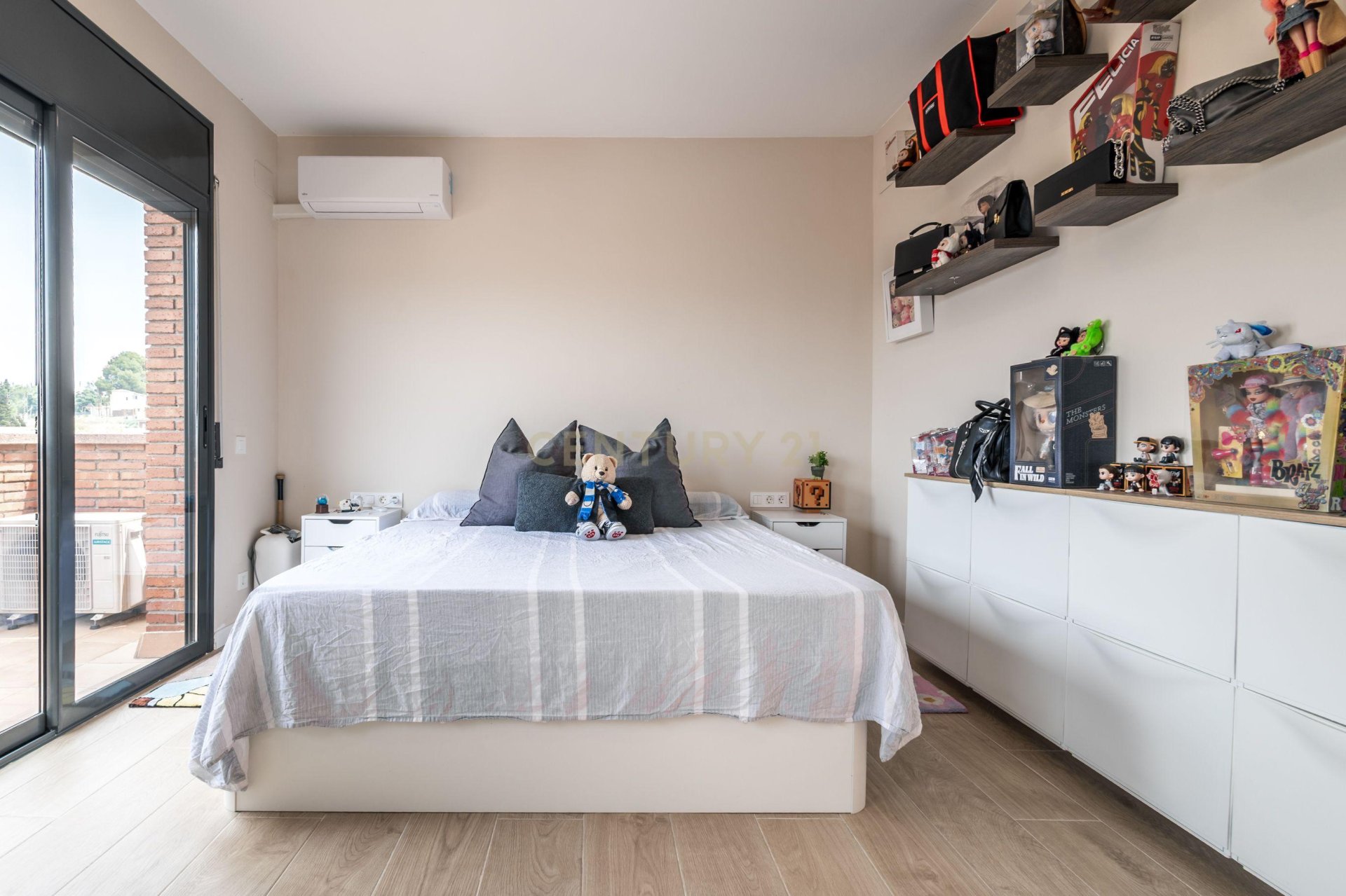 Hus i Terrassa, Barcelona, Spanien 3 sovrum, 143 kvm. Nr. 172024