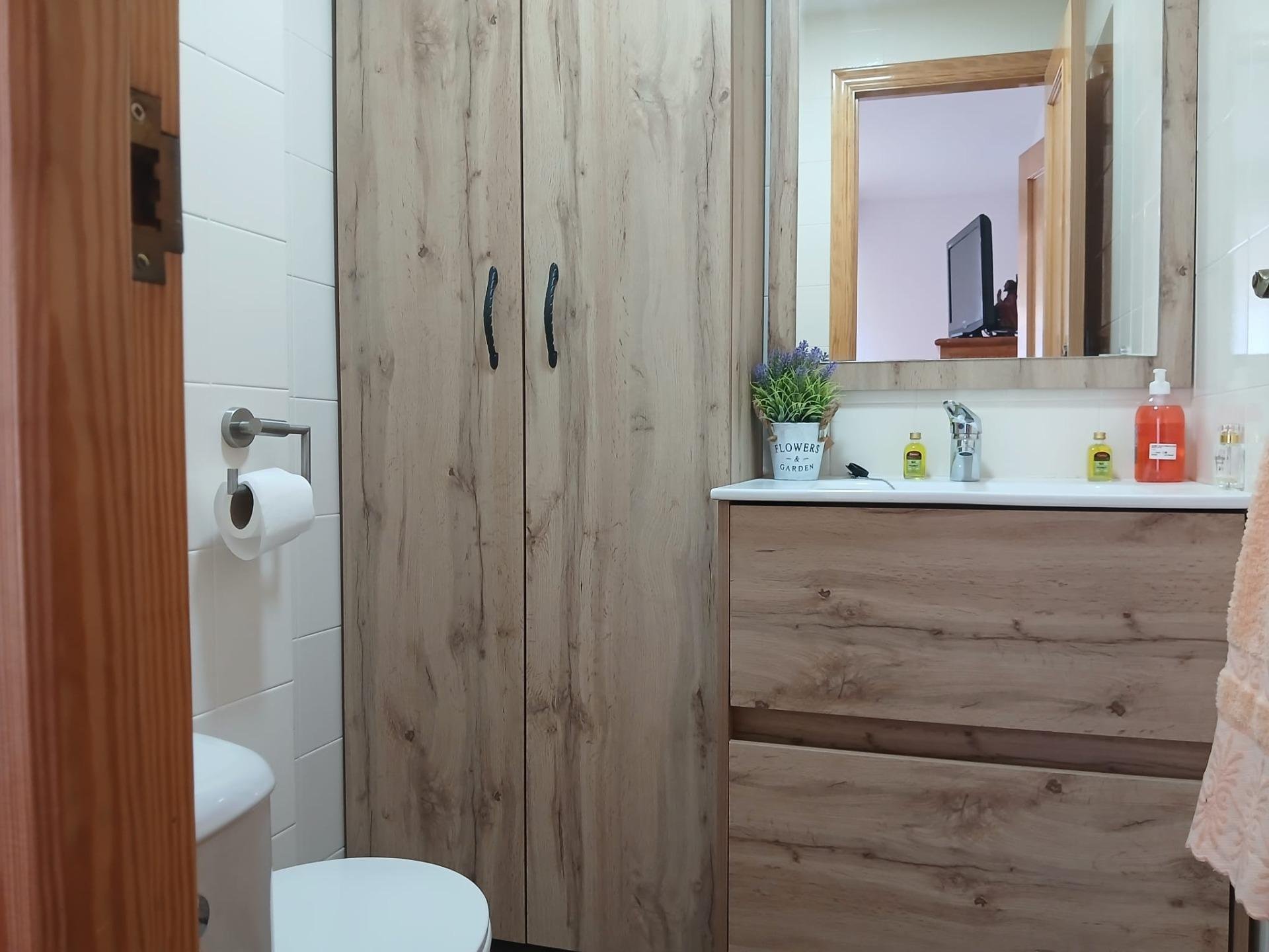 Huoneisto Guardamar del Segura, Alicante, Espanja 1 makuuhuone, 75 m2 No. 167932