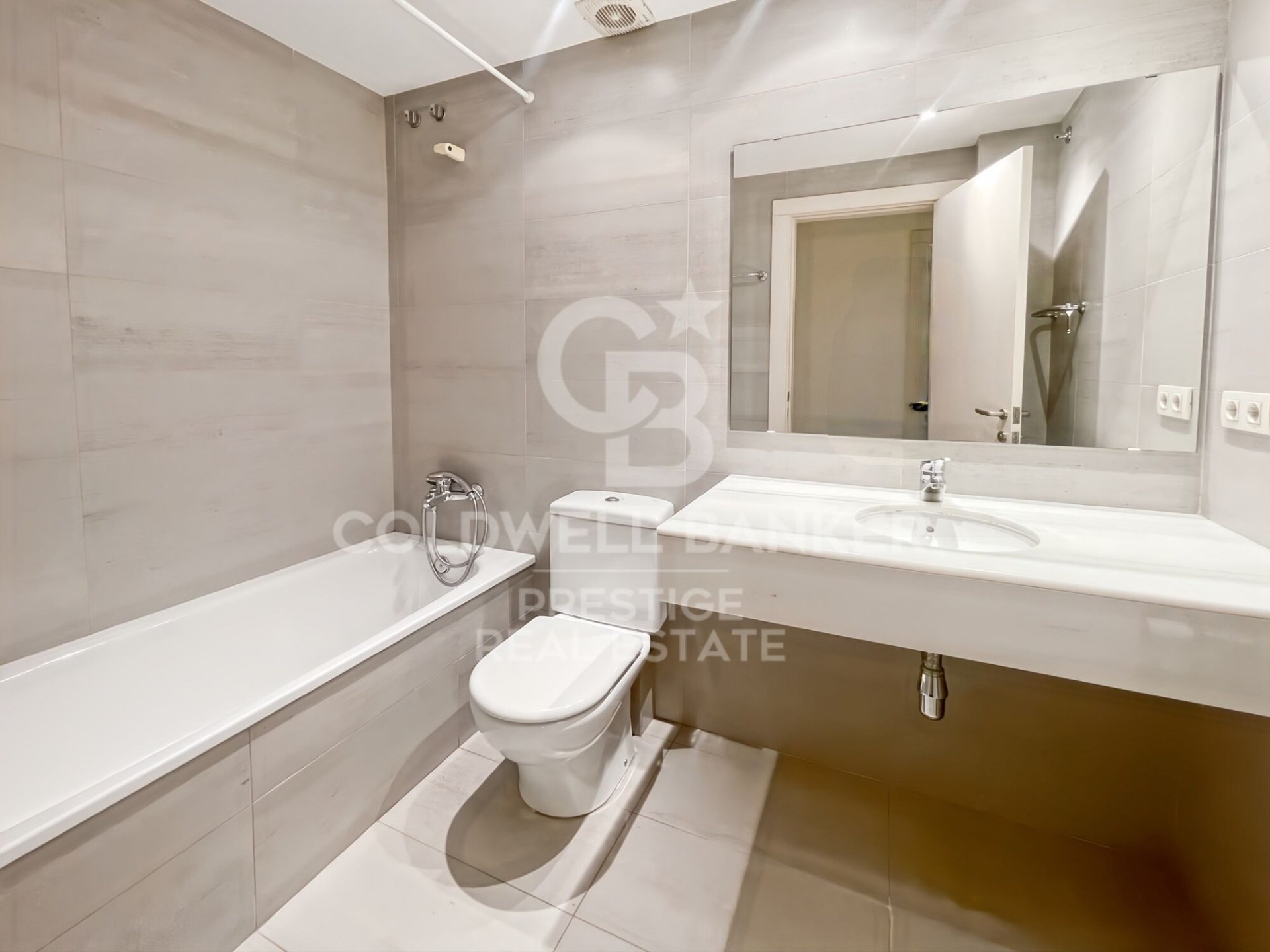 Wohnung in Barcelona, Spanien 3 Schlafzimmer, 97 m2 Nr. 178844