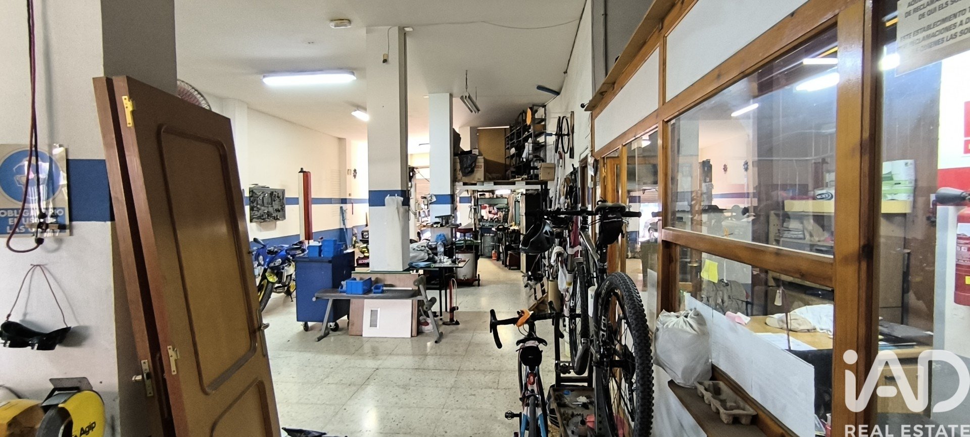 Commercial property in Crevillent, Alicante, Spain 161 sq.m. No. 193519