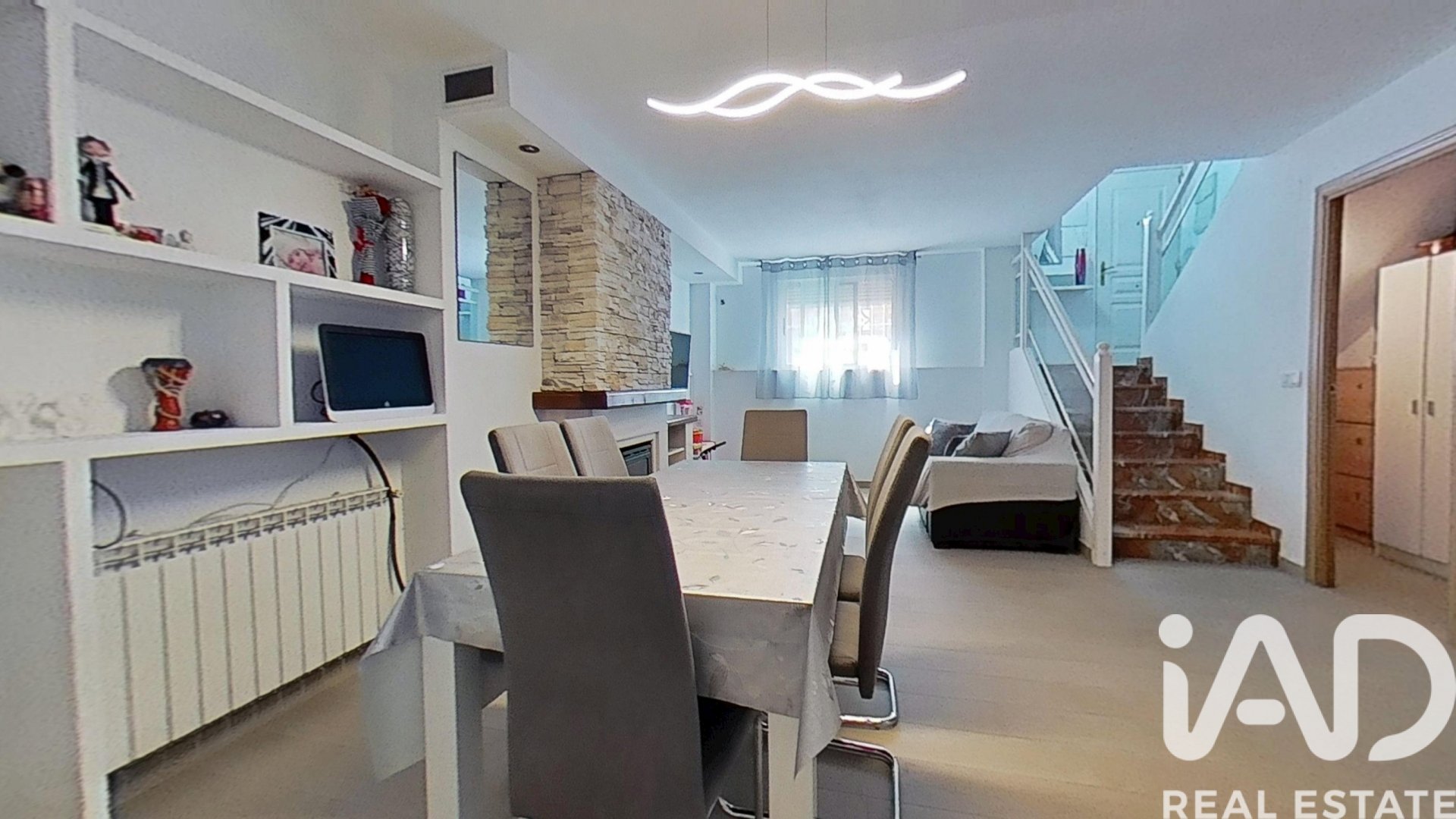 Kaupunkipientalo Castellon de la Plana, Castellon, Espanja 4 makuuhuonetta, 221 m2 No. 172821