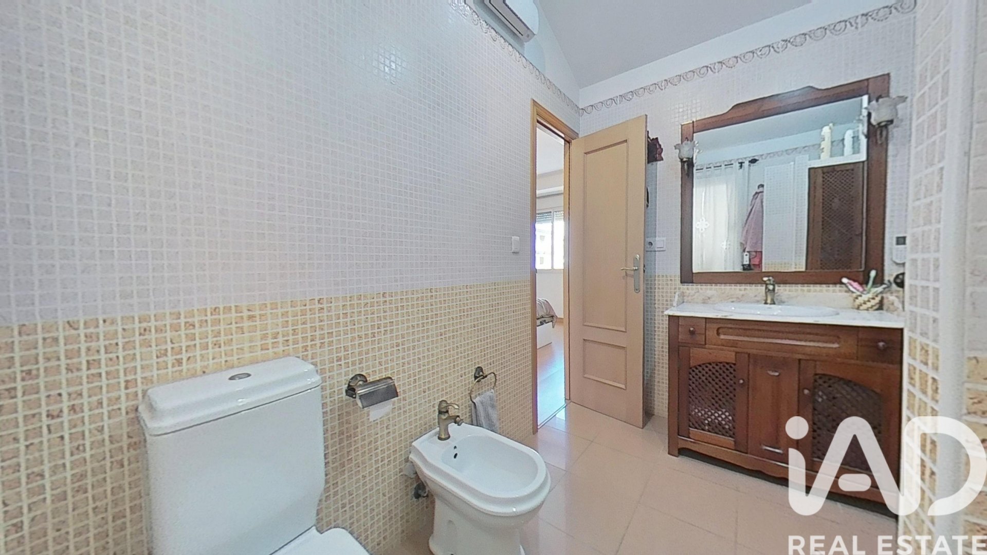 Kaupunkipientalo Castellon de la Plana, Castellon, Espanja 4 makuuhuonetta, 221 m2 No. 172821