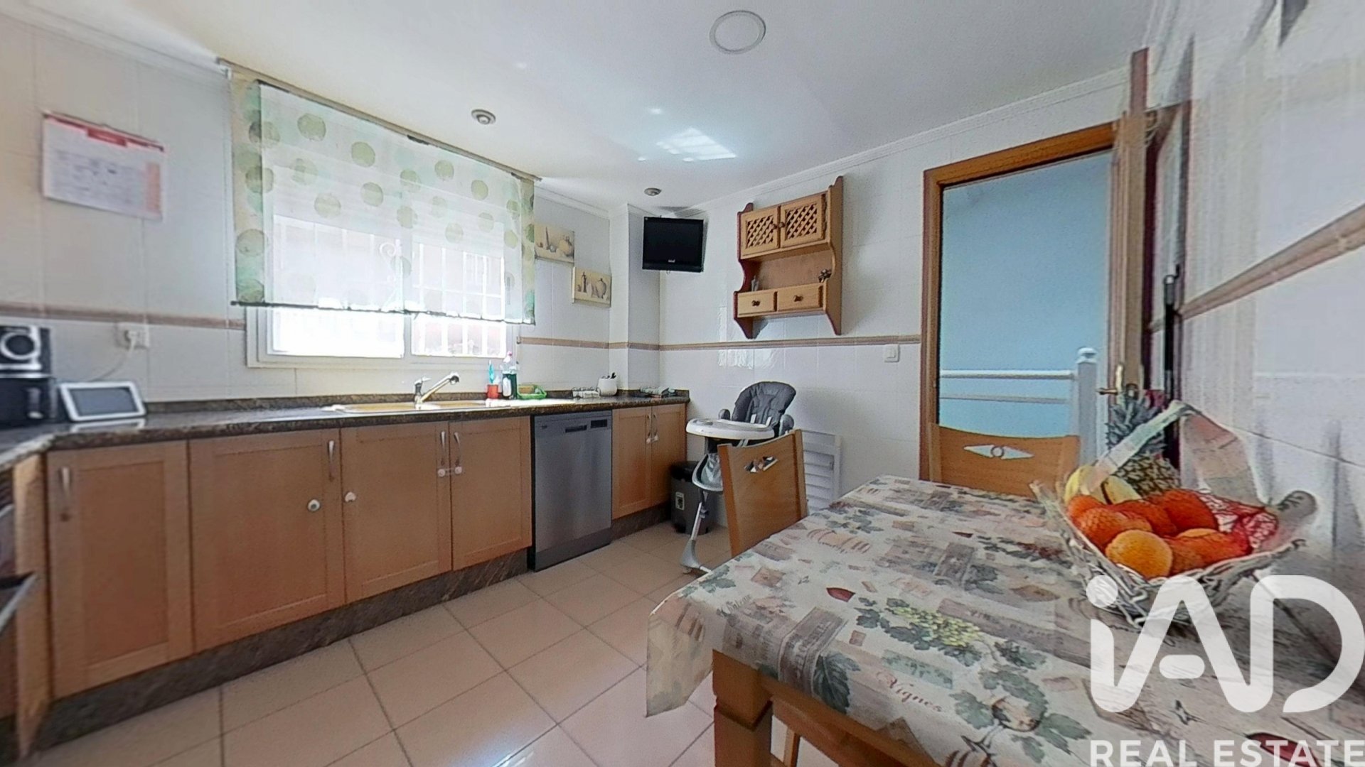 Kaupunkipientalo Castellon de la Plana, Castellon, Espanja 4 makuuhuonetta, 221 m2 No. 172821
