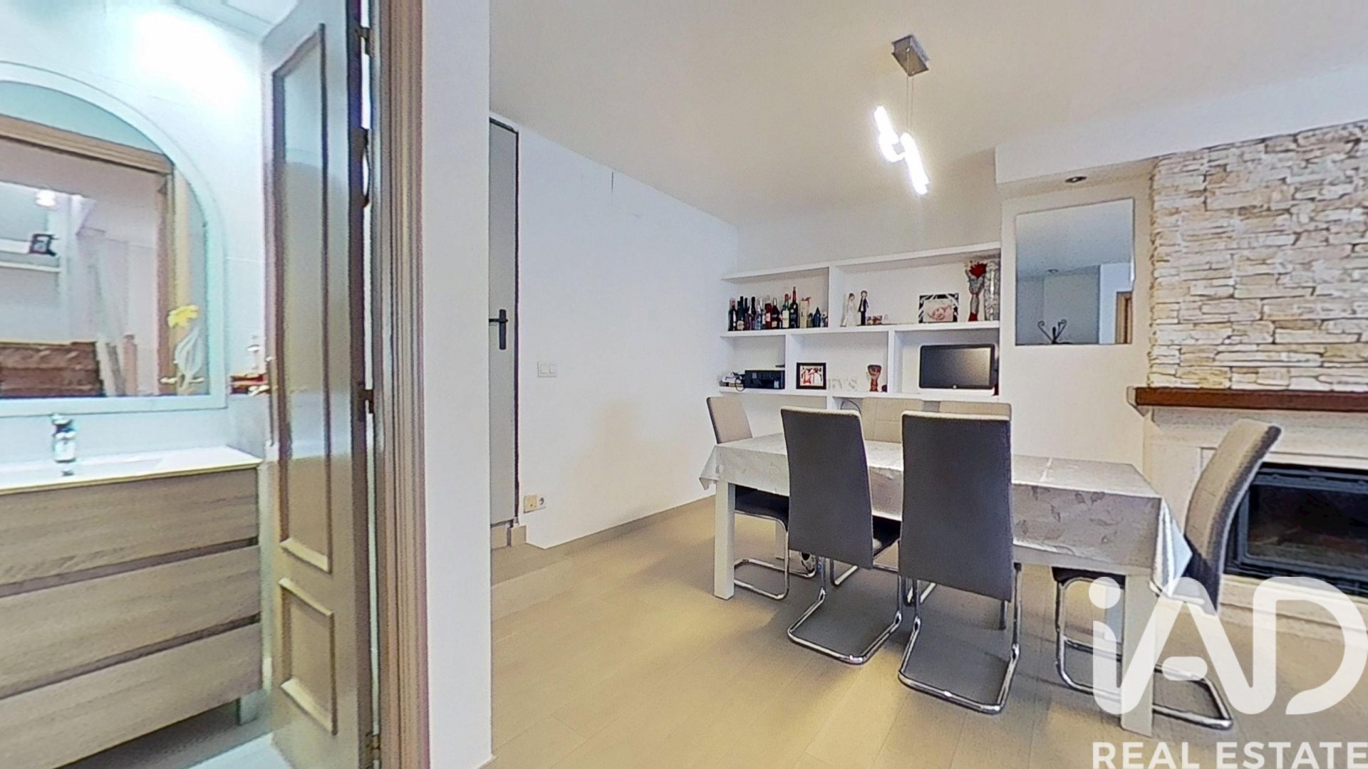 Kaupunkipientalo Castellon de la Plana, Castellon, Espanja 4 makuuhuonetta, 221 m2 No. 172821