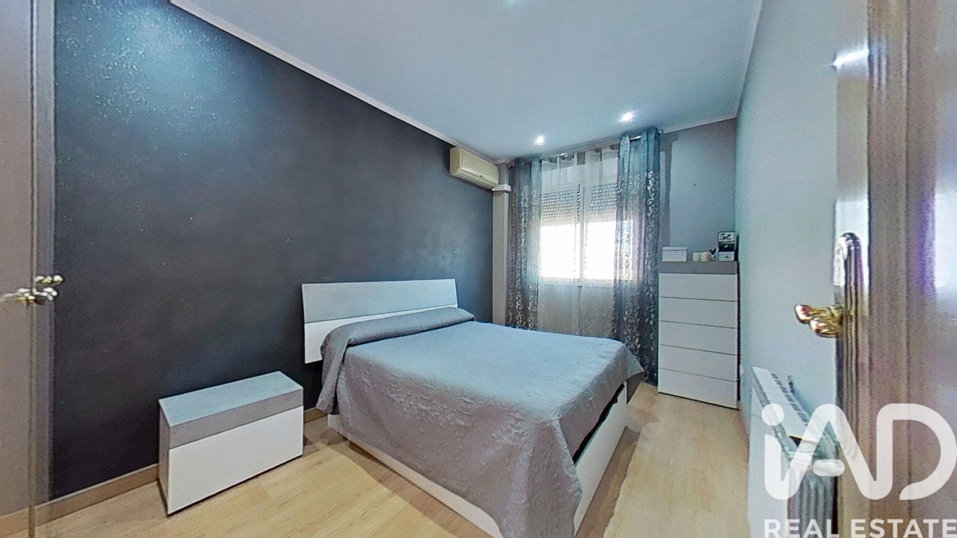 Kaupunkipientalo Castellon de la Plana, Castellon, Espanja 4 makuuhuonetta, 221 m2 No. 172821
