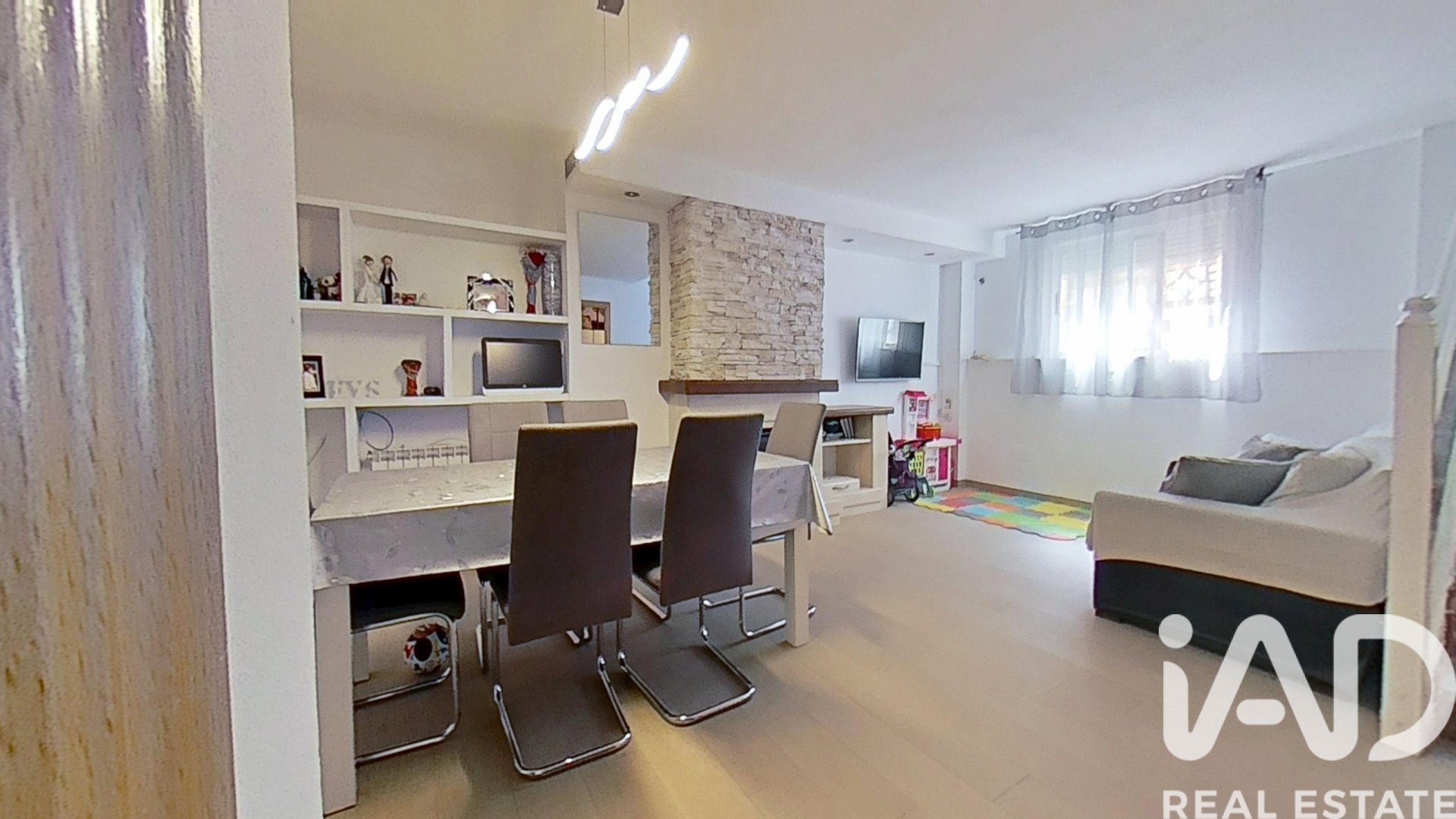 Kaupunkipientalo Castellon de la Plana, Castellon, Espanja 4 makuuhuonetta, 221 m2 No. 172821