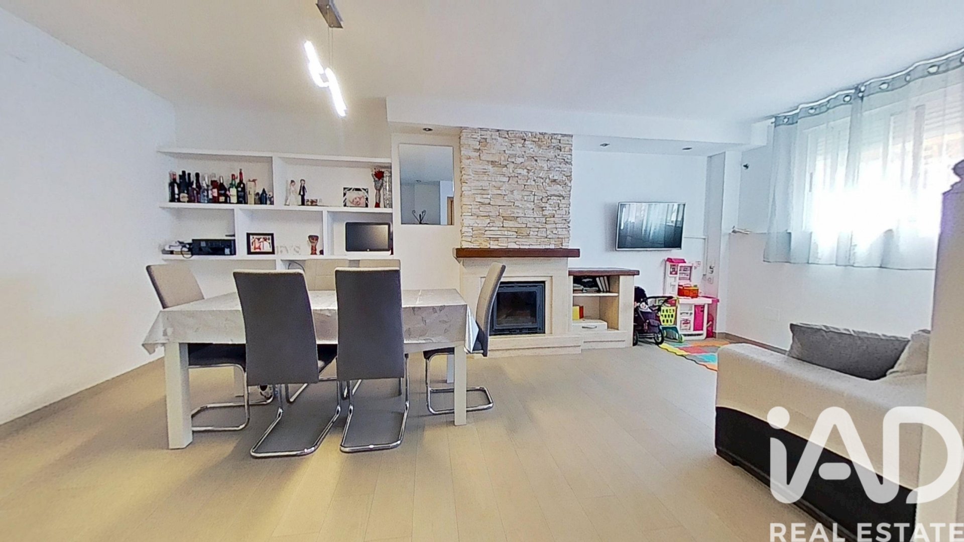 Kaupunkipientalo Castellon de la Plana, Castellon, Espanja 4 makuuhuonetta, 221 m2 No. 172821