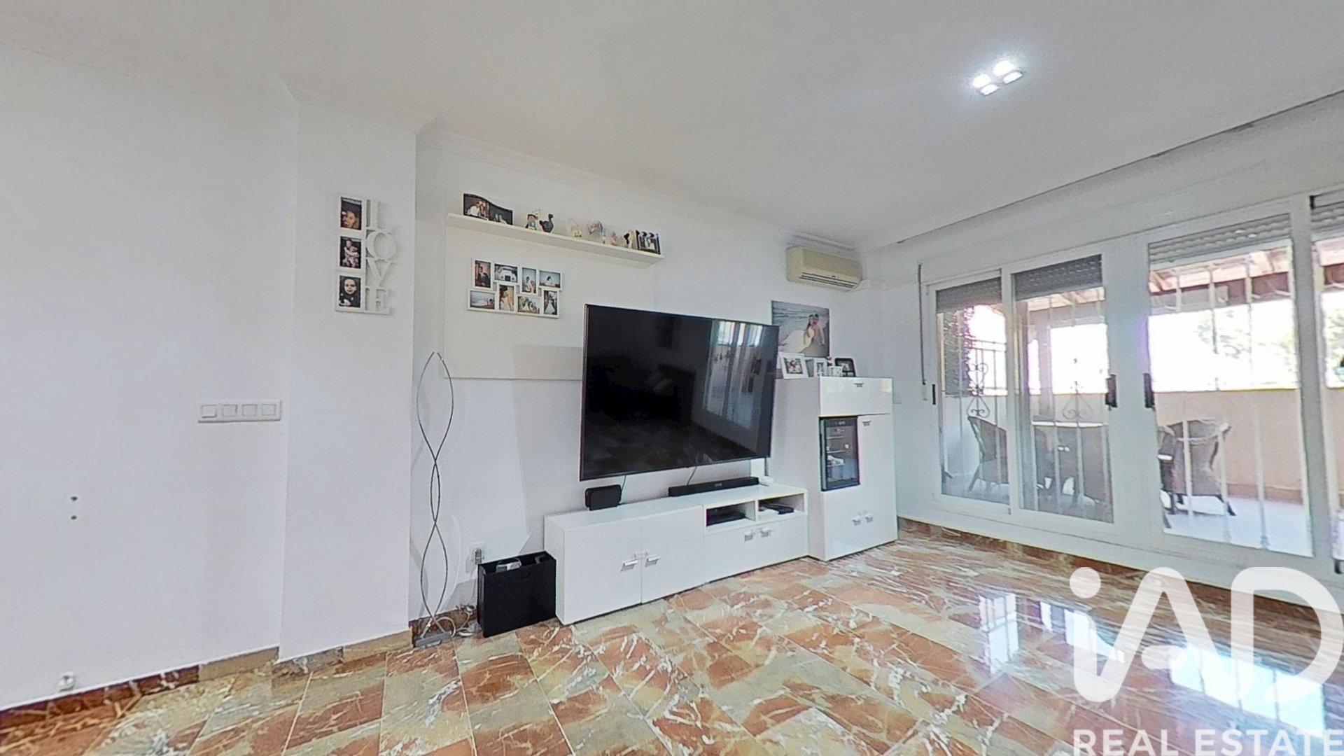 Kaupunkipientalo Castellon de la Plana, Castellon, Espanja 4 makuuhuonetta, 221 m2 No. 172821