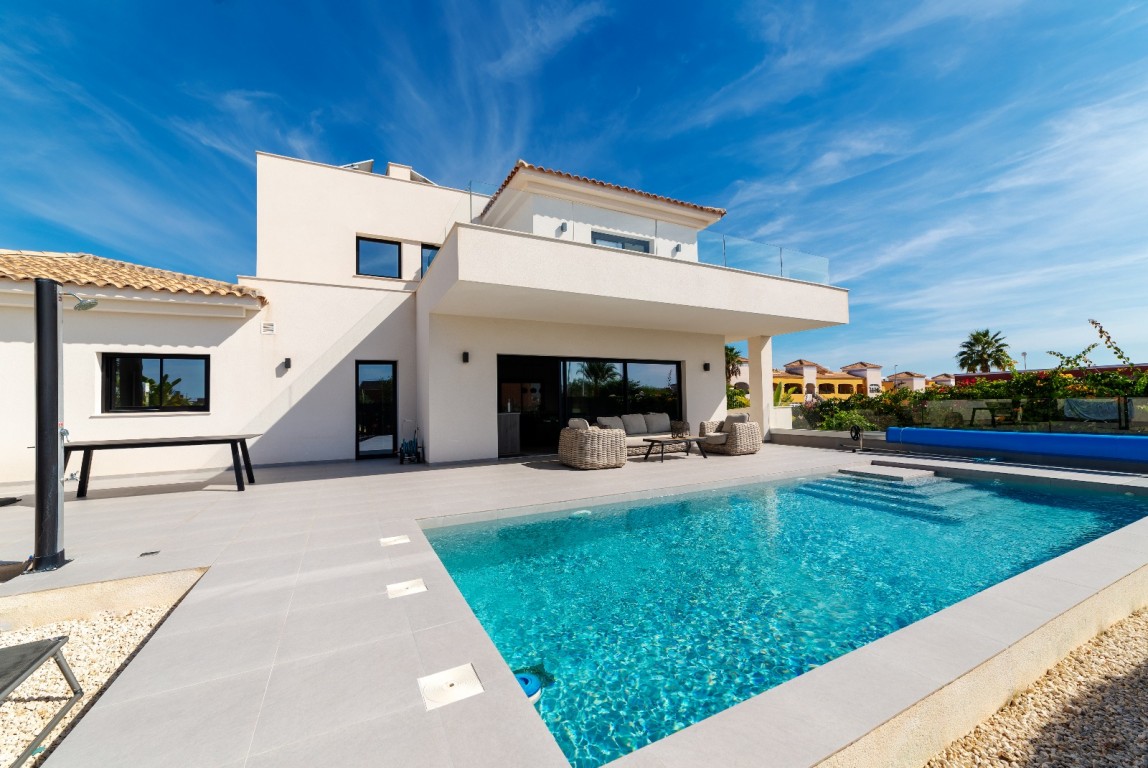 Willa w Los Montesinos, Alicante, Hiszpania 4 sypialnie, 454 mkw. nr 138967